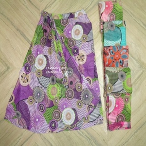 กระโปรงยาวผ้าคอตตอนพิมพ์ลายดอกไม้แฟชั่นสไตล์ห่อบอลลีวูดสำหรับฤดูร้อนขายส่งจากอินเดีย - Product Image 6