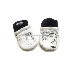 Botines de bebé de tela 100% algodón, pantuflas para recién nacidos, moda, precio de fábrica, venta al por mayor - Product Image 1