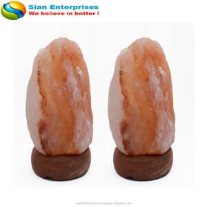 Eleva tu Decoración con la Lámpara de Cristal de Sal Natural del Himalaya Tallada y Ecológica con Base de Madera Pulida - Estilo Feng Shui Sian Enterprises - Product Image 5