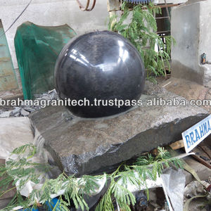 Fontaine de boule de granit noir fabriquée à la main jardin extérieur Villa Fengshui caractéristique de l'eau boule de marbre rotative Sculpture de jardin en pierre - Product Image 2