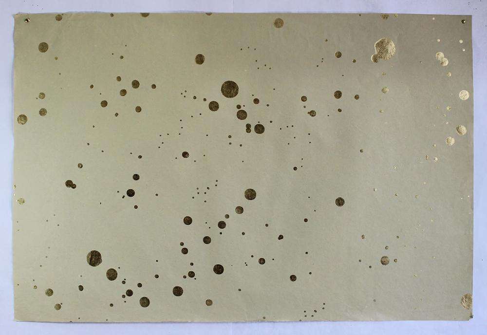 สีกากีอ่อน