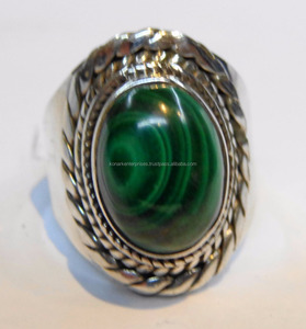 แหวนเงินแท้ 925 ประดับด้วยมาลาไคต์ธรรมชาติ งานแฮนด์เมดจากเนปาล ราคาส่งจากโรงงาน - Product Image 2