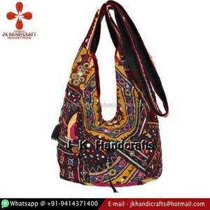 กระเป๋าถือส่าหรีสไตล์วินเทจที่สวยงาม - Product Image 1