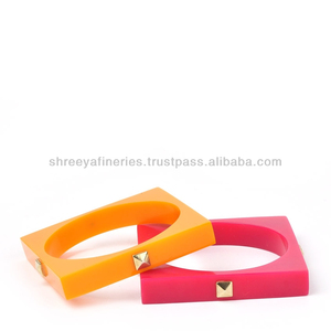 Pulsera de brazaletes de resina cuadrada de dos apilados con tachuelas de metal Accesorio de moda lindo - Product Image 1
