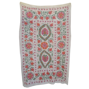 Venta al por mayor hecho a mano tapiz bordado Suzani Vintage hecho a mano Suzani tirar - Product Image 5