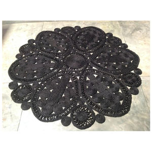 Tapis tressé en chanvre moderne fait à la main Matériau en jute naturel avec motif de fleurs rondes Plusieurs couleurs lavables pour la salle de bain - Product Image 1