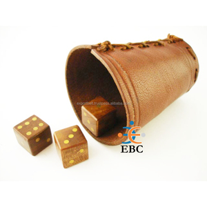 Vaso para Dados de Cuero Genuino Personalizado al por Mayor, Vaso Mezclador de Dados de Piel de Vaca Curtida Vegetal con Logotipo Impreso en Relieve Personalizado y Forro de Terciopelo - Product Image 1