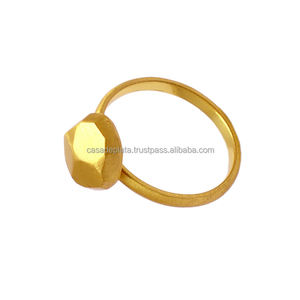 Anillo de plata de ley chapado en oro hecho a mano con incrustaciones de ajuste de bisel, estilo moderno para compromiso, fiesta de boda o regalo - Product Image 1