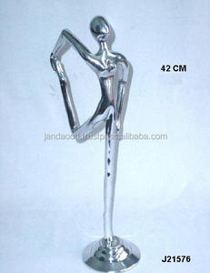 Figura Decorativa de Aluminio con Pierna Elevada y Pulido Espejo, Escultura Metálica para Decoración del Hogar y Sala de Estar - Product Image 2