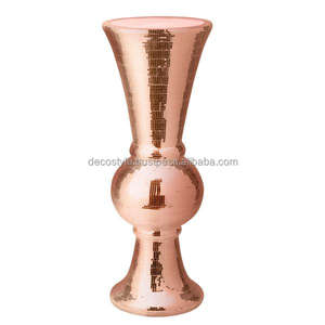 Grande urne à fleurs en métal cuivré - Product Image 5