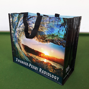 ถุงช้อปปิ้งแบบมืออาชีพจากเวียดนาม ผลิตจากผ้า PP ทอ พร้อมบริการปรับแต่งสี โครงสร้างแบบ U-Piping และหูหิ้วทำจากสายรัด PP - Product Image 1