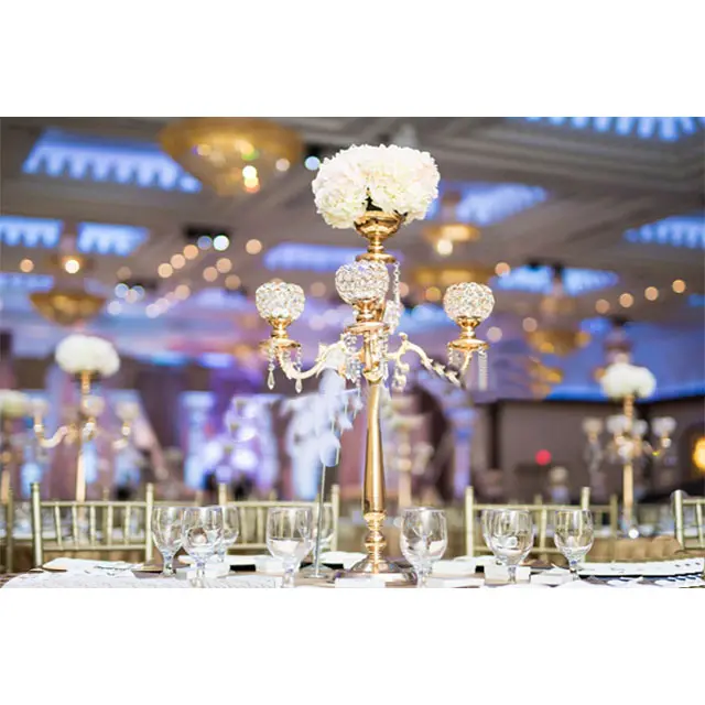 Centro de mesa de cristal de cinco brazos, candelabro de cristal dorado para decoración, fabricantes de piezas de centro de boda