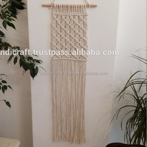 Décoration murale en macramé fait main de qualité supérieure, noir et blanc, nœud d'amour, décoration intérieure - Product Image 1