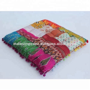 Cojín de Yoga Cuadrado Hecho a Mano 100% Algodón con Diseño de Patchwork, Personalizable para Masajes - Product Image 2