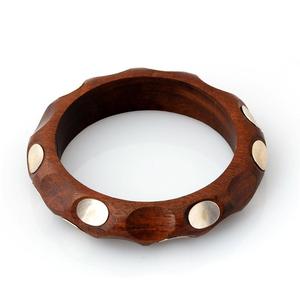 Bracelets de mode en bois assortis Bracelets en bois pour dames FashionStatement Bijoux de mode écologiques - Product Image 1