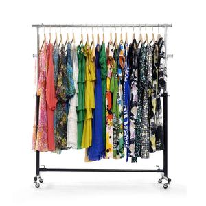 ชั้นแสดงเสื้อผ้าแบบตั้งพื้นโลหะรางคู่สีขาวสำหรับโฆษณา - Product Image 6