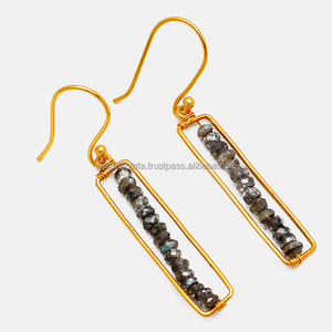 Boucles d'oreilles en perles de labradorite Boucles d'oreilles en argent sterling 925 avec boucles d'oreilles plaquées or à la mode pour femmes. - Product Image 2