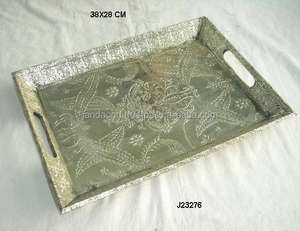 Bandeja de plata alemana con asa y patrones florales en relieve, bandeja de servir, bandeja de metal con patrones florales - Product Image 2