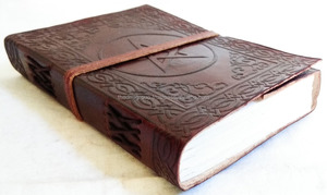 Journal intime en cuir Star Design véritable cahier de haute qualité fait à la main avec fermeture à sangle pour la rédaction et la journalisation - Product Image 4