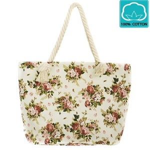 Vente en gros de fourre-tout décontracté pour femmes sac à bandoulière en toile léger et durable avec décoration florale produits indiens pour la plage - Product Image 1
