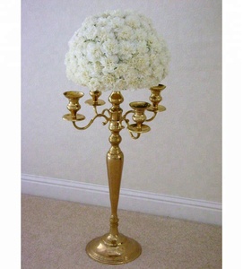 Bougeoir candélabre décoratif en métal massif doré avec bol de fleurs pour table de mariage Centre de table à fleurs - Product Image 2