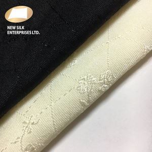 Tissu jacquard de couleur unie, fil de nylon extra brillant, motifs floraux, pour vêtements façonnés - Product Image 6
