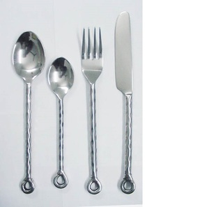 Juego de cubiertos de acero inoxidable de estilo de diseño moderno de 4 para bodas/fiestas/hogar/uso en hoteles a la venta. - Product Image 1