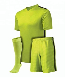 Conjunto de ropa de fútbol personalizada al por mayor en negro amarillo y negro rojo uniformes personalizados - Product Image 1