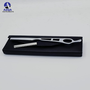 Maquinilla de Afeitar Clásica de Seguridad con Doble Filo, de Acero Inoxidable Color Cromo, Estilo Alemán - Product Image 3