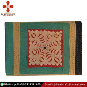Colcha Kantha bordada a mano decorativa India hecha en India - Product Image 3