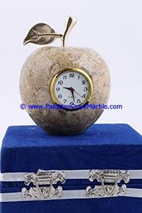 Hermosos relojes de mármol, piedra NATURAL tallada a mano en forma de manzana - Product Image 2