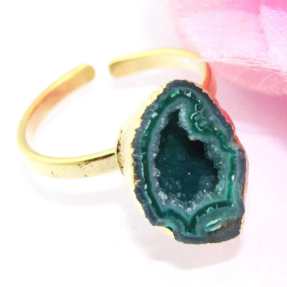 Cincin batu permata druzy hijau Natural geode, cincin kuningan lapis emas, cincin dapat disesuaikan untuk pernikahan & pertunangan, cincin bergaya boho