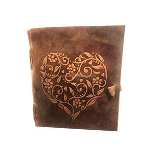 Diario de cuero de cubierta suave rústico, diseño de corazón grabado, diario de cuero genuino, cuaderno rústico hecho a mano para regalo, uso Personal - Product Image 1