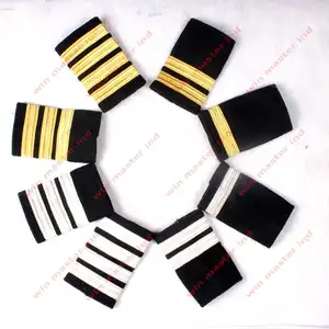 Seragam seremonial upacara pilot epaulets