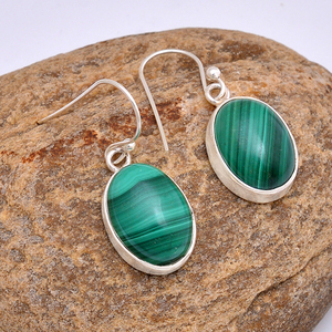 Boucles d'oreilles pendantes en argent sterling 925 avec pierres précieuses en malachite de forme ovale avec cadre de lunette à la mode pour mariage ou cadeau - Product Image 3