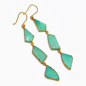 Boucles d'oreilles en argent sterling 925 plaqué or pierre précieuse chrysoprase naturelle forme fantaisie à la main lunette réglage boucles d'oreilles bijoux. - Product Image 1