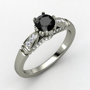 Anillo Exclusivo de Diamante Solitario Negro |   Diamante Negro de Corte Redondo con Piedras Blancas de Acento |   Elegante Regalo de Joyería Fina para Mujer - Product Image 1