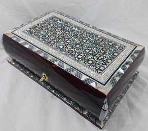 ZAHEREEN J45 Hermosa Caja de Joyería de Madera con Mosaico MOP, Estilo Egipcio, Bombé, Bombay - Product Image 1