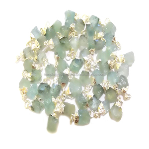 Pendentif en pierre de naissance aigue-marine or rose galvanoplastie bijoux unisexe pour enfants pour anniversaire avec pierre brute fabriquée - Product Image 2