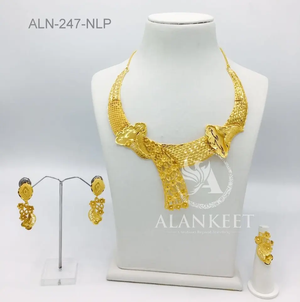 Kalung Pendek Set Perhiasan Berlapis Emas dengan Anting, Cincin