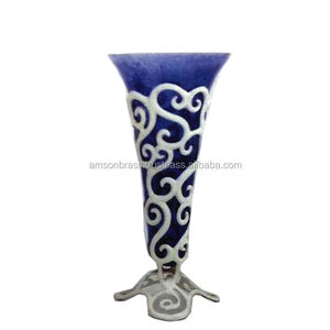 Bougeoir à cône en verre bleu décoratif de mariage avec support en argent - Product Image 1