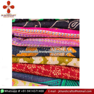 Couette Kantha Vintage faite à la main en gros - Product Image 1