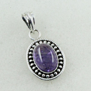 Pendentif en argent sterling 925 avec pierre d'améthyste et design royal - Product Image 1
