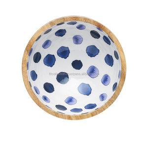 Bol coloré imprimé en émail, bol de service à salade en bois - Product Image 1