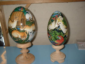 ภาพวาดไข่ Cassowary ที่ทันสมัยบนลวดลายไม้ทรงกลมพร้อมตัวเลขสำหรับตกแต่งบ้าน - Product Image 3