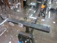 Base de table à manivelle réglable en fer de 58 po de longueur avec dessus en bois ou en verre/industriel
