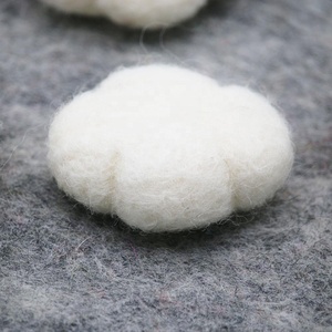 FCS-038 fieltro nube para manualidades y decoraciones de respetuoso del medio ambiente de Nueva Zelanda, fieltro de lana de las mujeres de Nepal artesanos de Nepal - Product Image 6