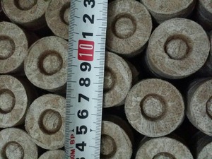 DISQUES COCO COIR/TOURBE COCO/BRIQUE COCO COIR POUR LA PLANTATION - Product Image 3
