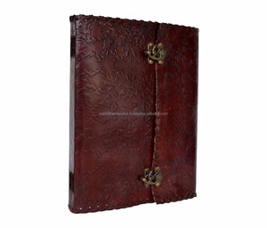 Carnet de notes personnalisé en cuir véritable, fait à la main, avec motif fleurs de jardin, journal intime marron gaufré avec 2 rabats C-Lock sur la couverture - Product Image 2