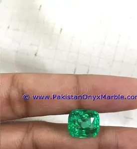 Cristales pequeños minados, Esmeralda cortada, formas de piedras de swat, pakistaní